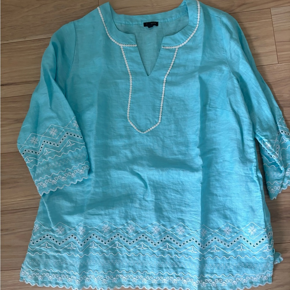 Adorable women’s blue blouse